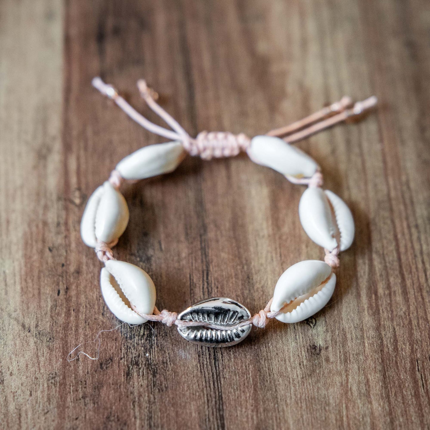 Bracelet cauri saumon